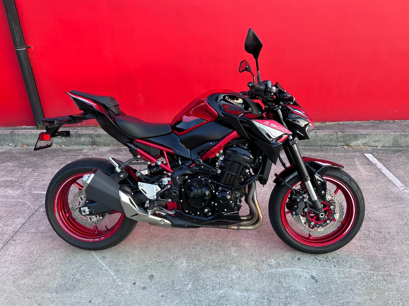 KAWASAKI Z900